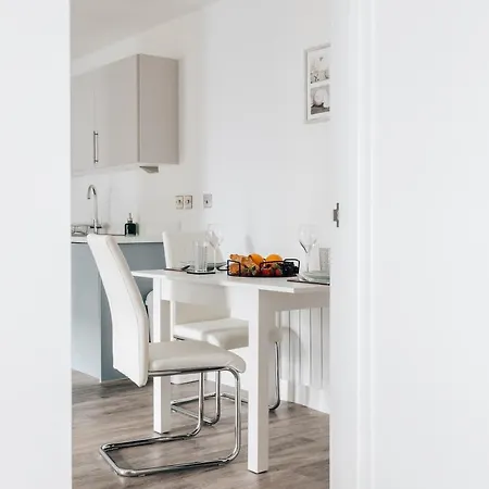 Contemporary Two Bedroom Duplex - Secluded Residence With Parking In A Prime Central Location Bournemouth Exterior photo