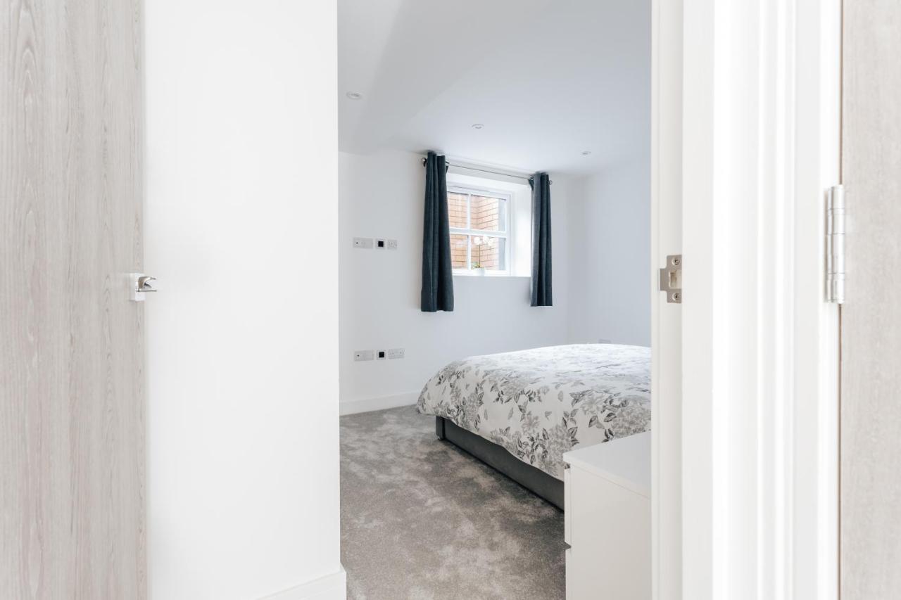 Apartamento Contemporary Two Bedroom Duplex - Secluded With Parking In A Prime Location