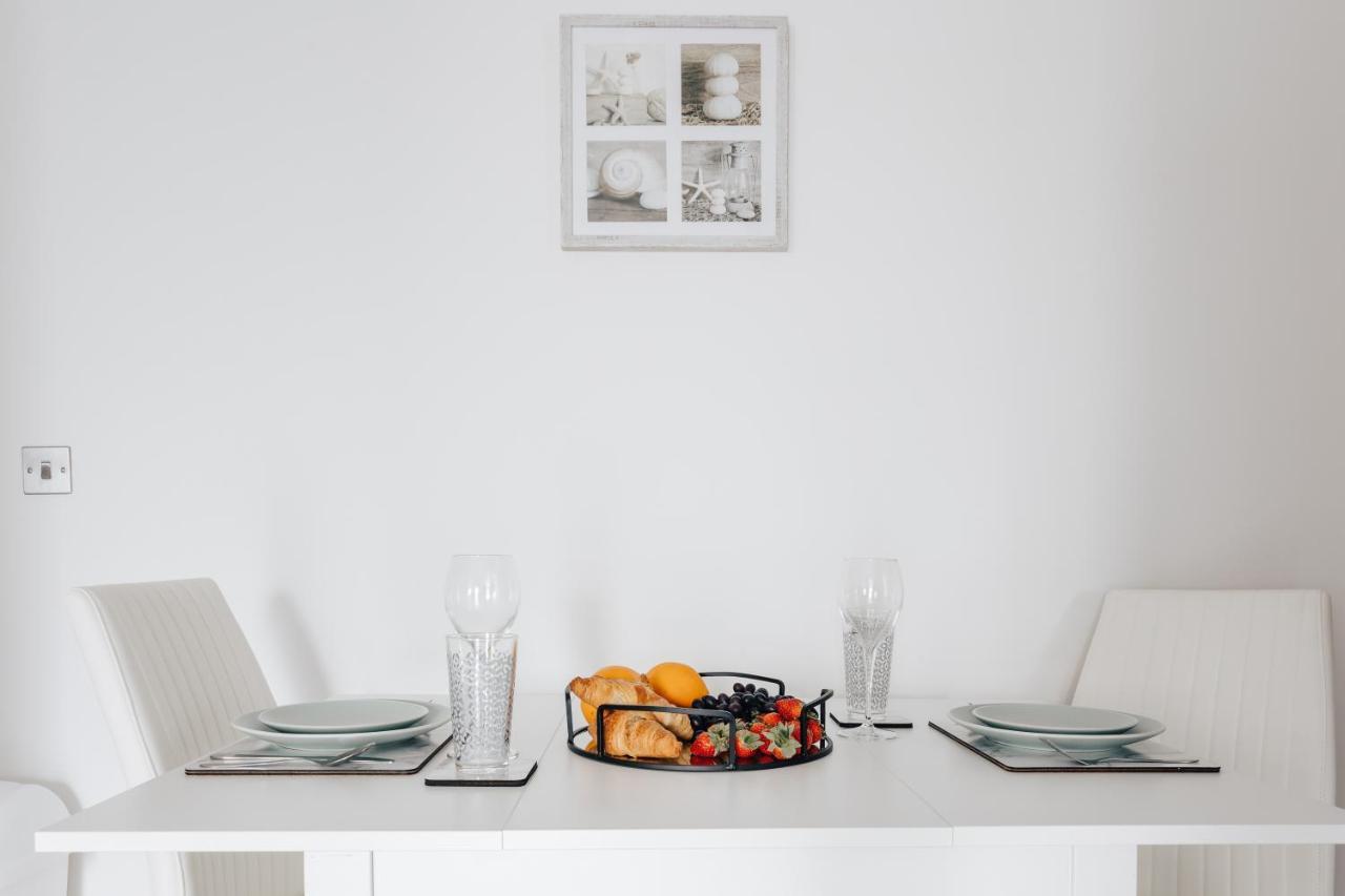 Contemporary Two Bedroom Duplex - Secluded With Parking In A Prime Location Apartamento Bournemouth