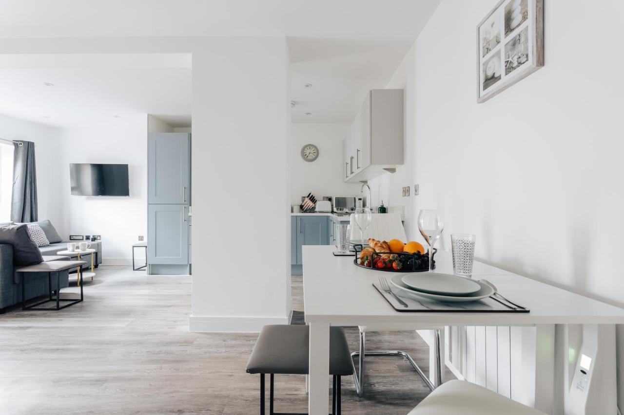Apartamento Contemporary Two Bedroom Duplex - Secluded With Parking In A Prime Location